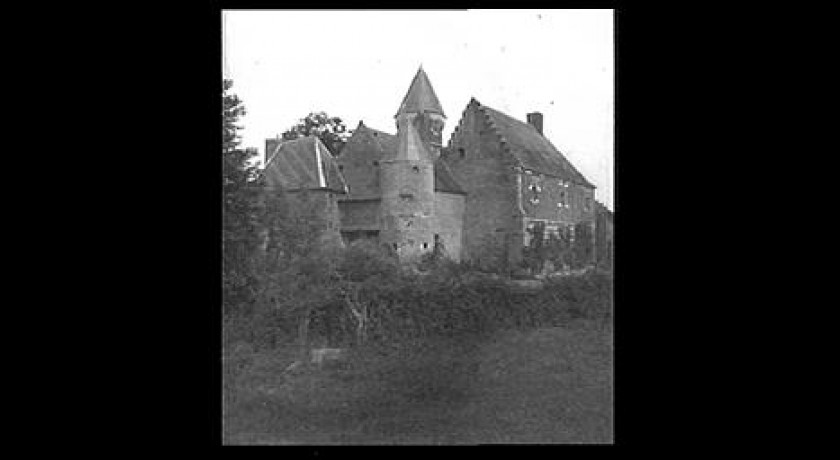 Château dit manoir de Penthièvre, moulin à foulon dit moulin de Hollande à Blangy-sur-Bresle (76)