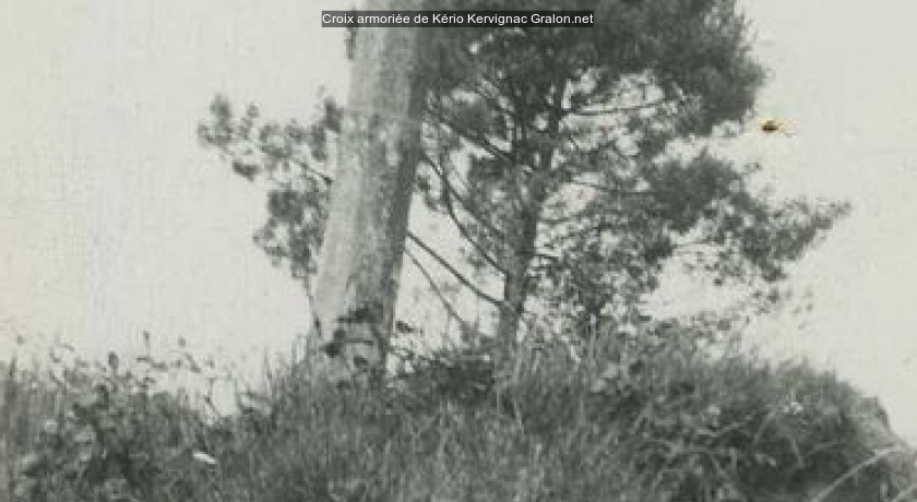 Croix armoriée de Kério