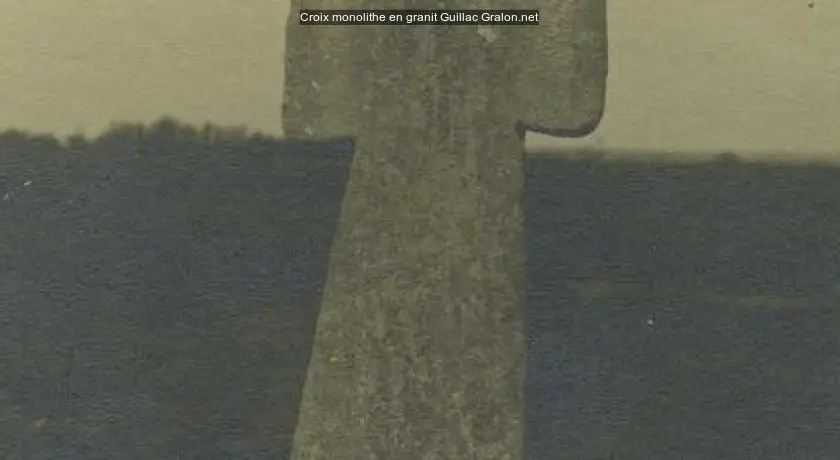 Croix monolithe en granit