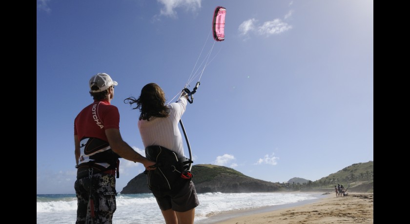 ECOLE DE KITESURF ET VOILE  "CBCM BOARDERCLUB" À SAINT CYPRIEN/CANET EN ROUSSILLON