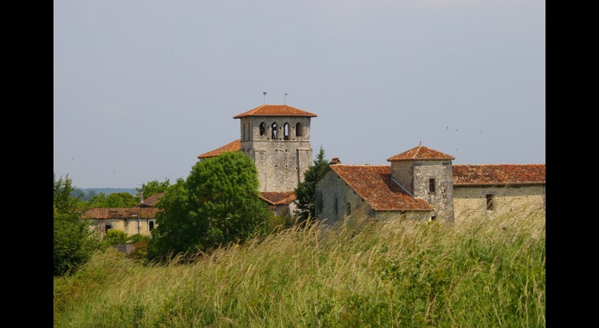 Eglise forteresse de ST MARTIAL VIVEYROLS
