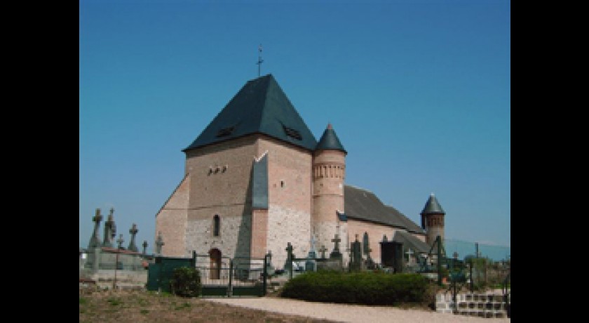 EGLISE FORTIFIEE DE BEAURAIN