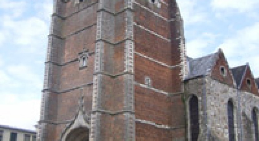 EGLISE FORTIFIEE NOTRE-DAME DE VERVINS