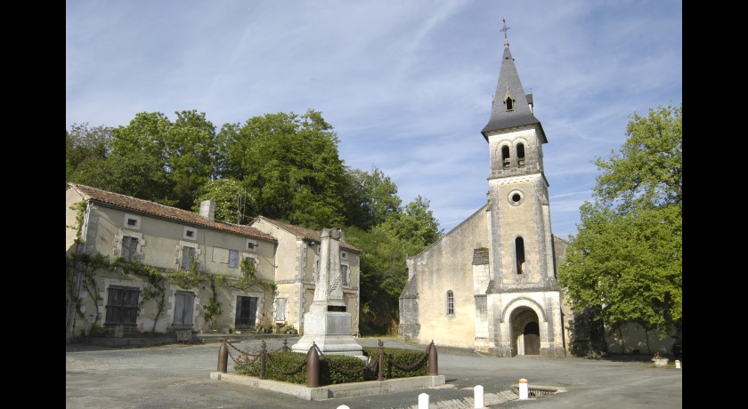 Eglise Saint-Pierre-ès-Liens de Teyjat