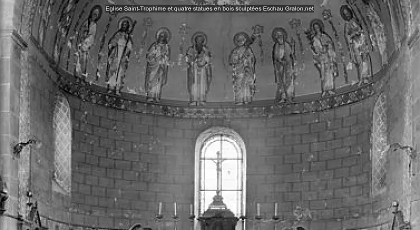 Eglise Saint-Trophime et quatre statues en bois sculptées