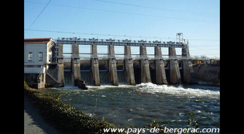 Espace EDF et ascenseur à poissons du barrage de Tuilières