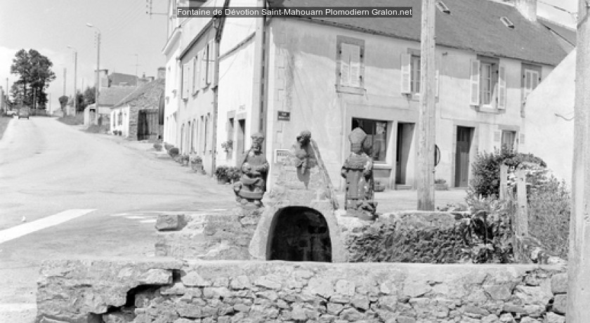 Fontaine de Dévotion Saint-Mahouarn