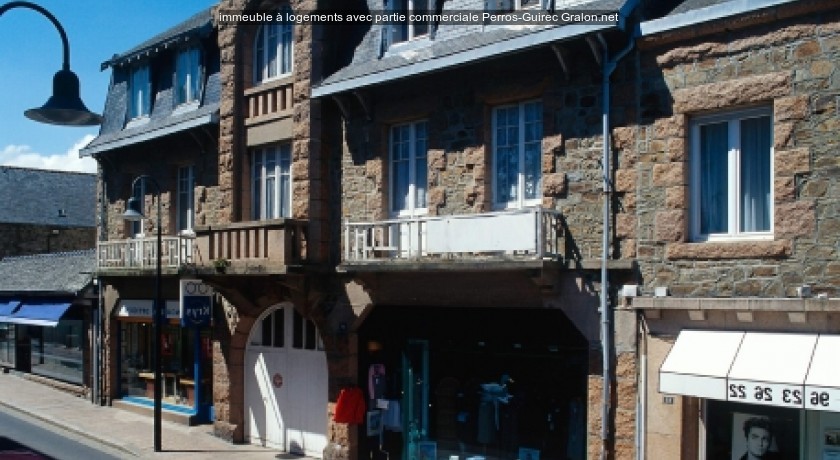 immeuble à logements avec partie commerciale