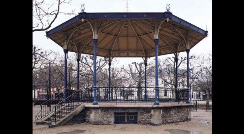 kiosque musique dans le parc de l'hôtel de ville d'Asnières (92)