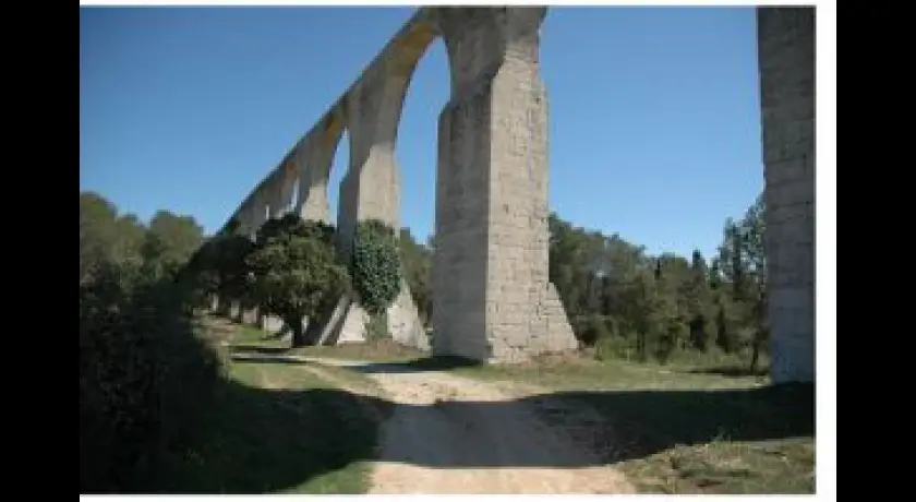 l'aqueduc de Castries
