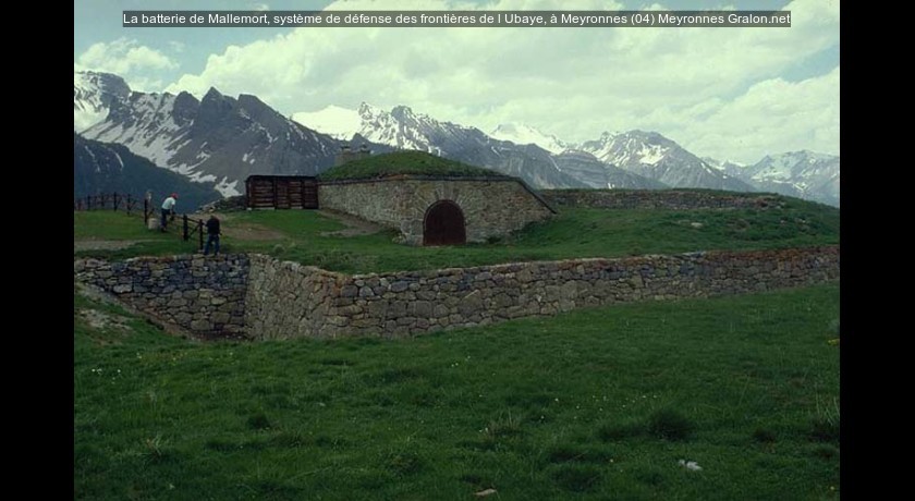 La batterie de Mallemort, système de défense des frontières de l'Ubaye, à Meyronnes (04)