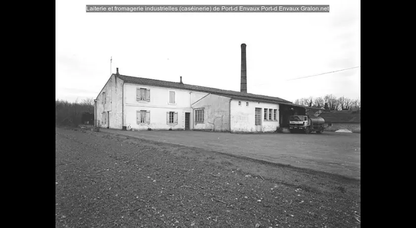 Laiterie et fromagerie industrielles (caséinerie) de Port-d'Envaux