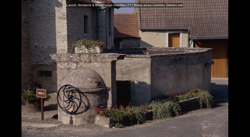 Lavoir, fontaine à Bissy sous Uxelles (71)