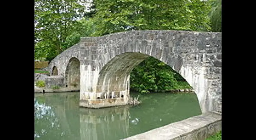 Le pont sur la Nivelle, ou Pont Romain, à Ascain (64)
