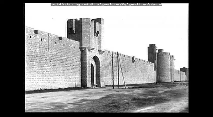 Les fortifications d'agglomération à Aigues Mortes (30)