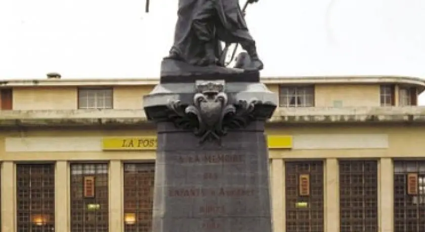 Monument aux Morts de la Guerre de 1870, 1871 à Asnières-sur-Seine (92)