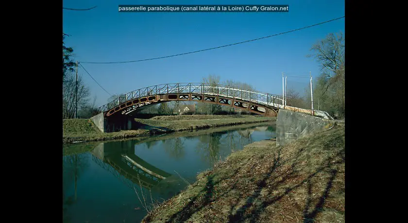 passerelle parabolique (canal latéral à la Loire)