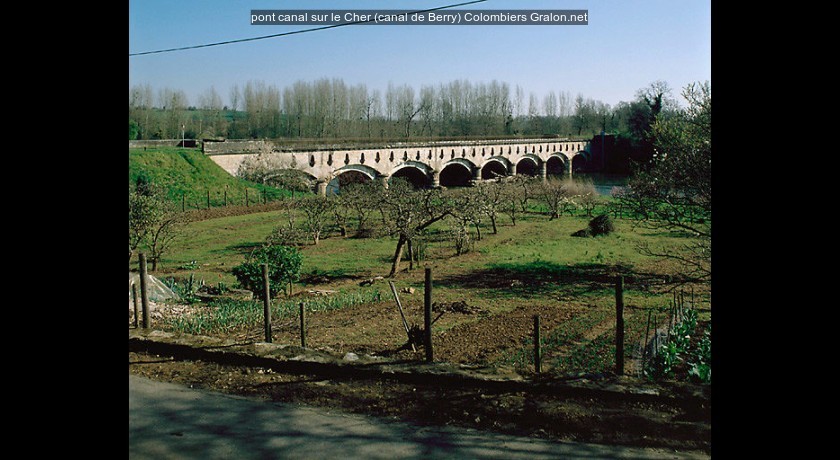 pont canal sur le Cher (canal de Berry)