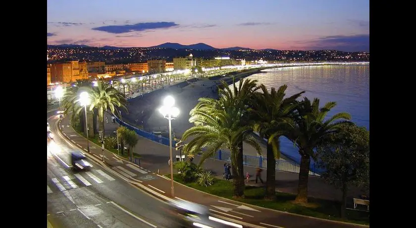 Promenade des Anglais - Attractions de Nice