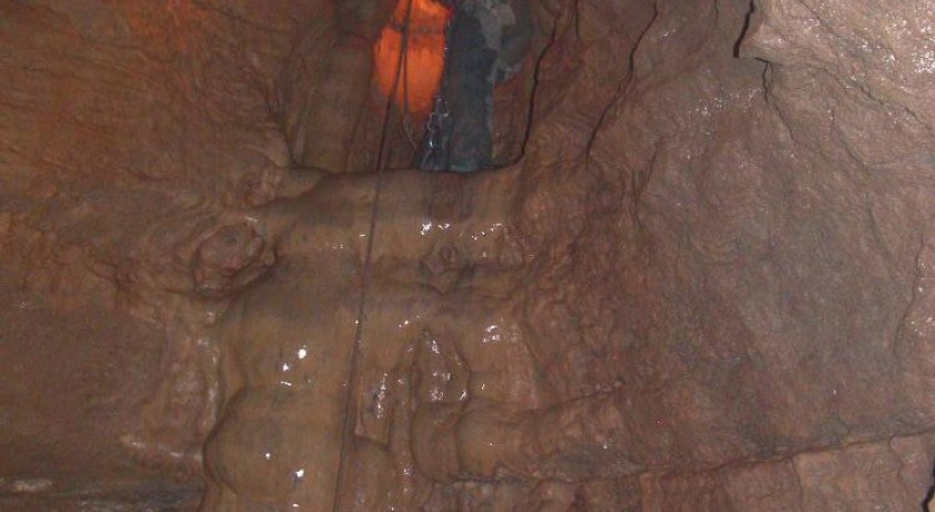 Roc aqua, rafting, canöe, canyoning, escalade, spéléo