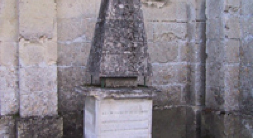 TOMBE DU MOUSQUETAIRE DU ROI