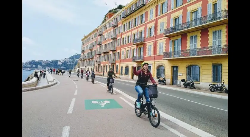 Visite de la ville de Nice à vélo avec un guide local