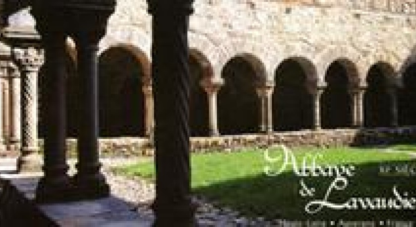 Visite libre du village de Lavaudieu - Visite guidée du cloître, du réfectoire, des jardins, du musées des Arts et Traditions populaires