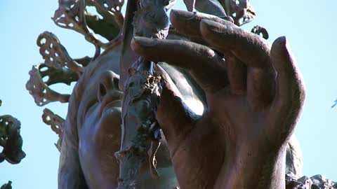 video Statue de la vierge en bronze en vidéo à Saint-Jean-Cap-Ferrat